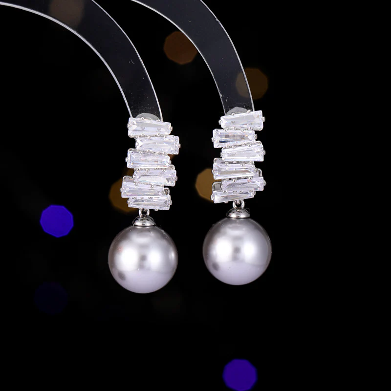 2025 New  retro fashion earrings women's light luxury niche high-end super personalized design flash zircon pearl earrings - Deanwangkt