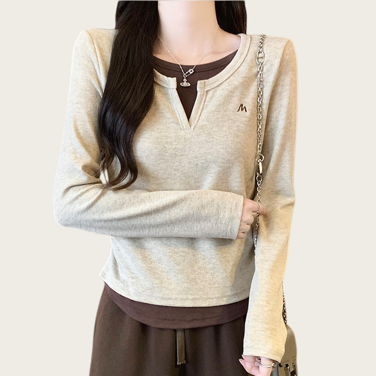 Women’s Embroidered Contrast Color Half-Zip Slim Fit Cropped Long Sleeve Top