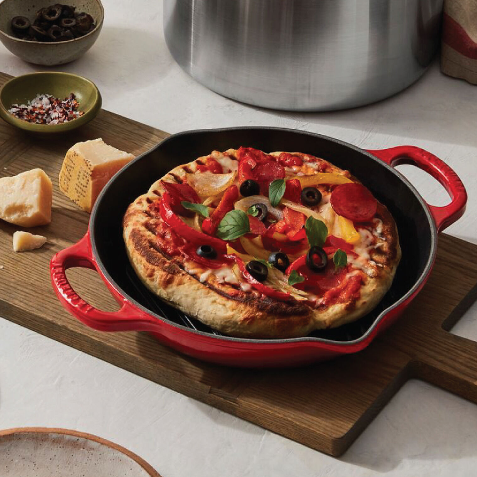 Signature Deep Round Grill