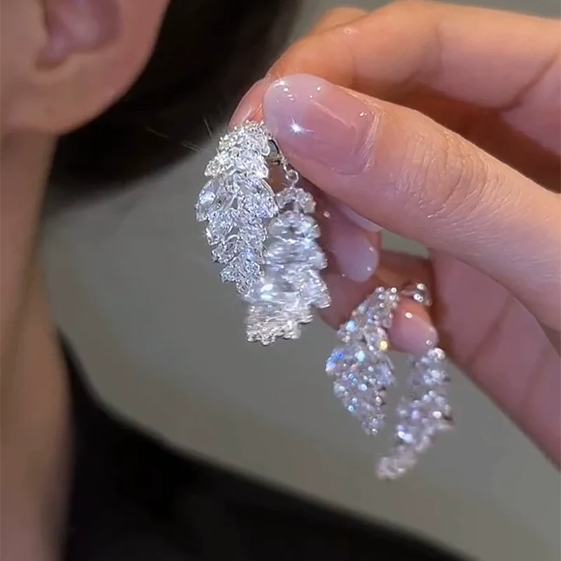 Light luxury zircon leaf earrings, women's niche high-end sense, front and rear earrings, light luxury sterling silver needle ear jewelry, new trend - Deanwangkt