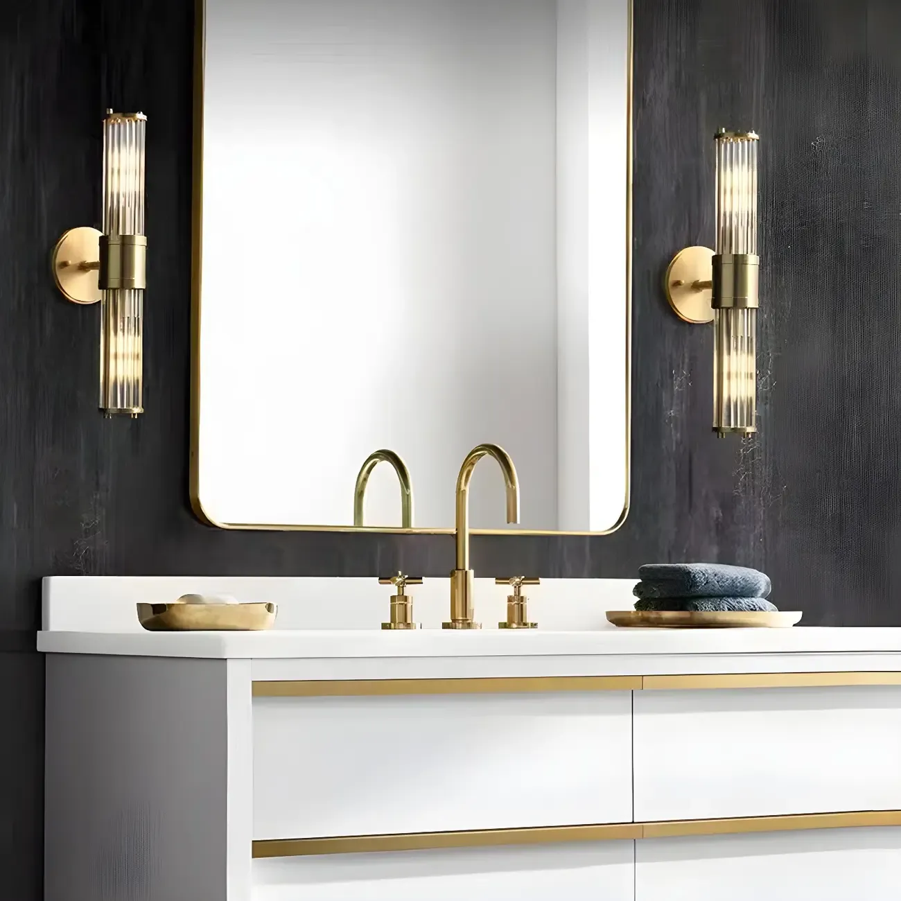 Stylish Gold Tube Vanity Light with Glass Shade for Bathroom
