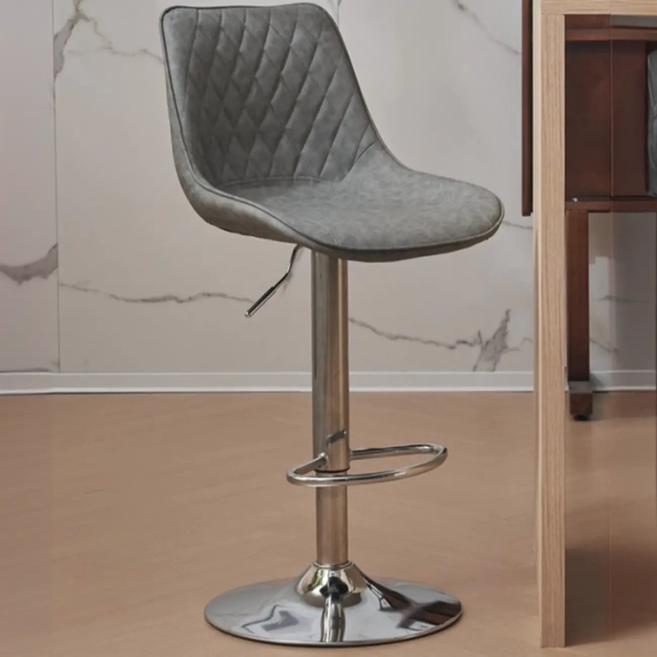 Chic Leather Tufted Swivel Adjustable Bar Stool