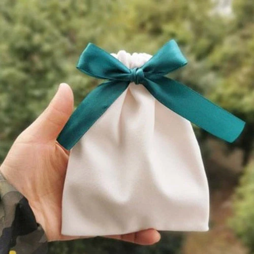 HULIANFU Velvet Gift Bags Jewelry Ribbon Sack 7x9cm 10x12cm 12x15cm pack of 50 Eyelashes Makeup Lipstick Drawstring Pouches - Deanwangkt