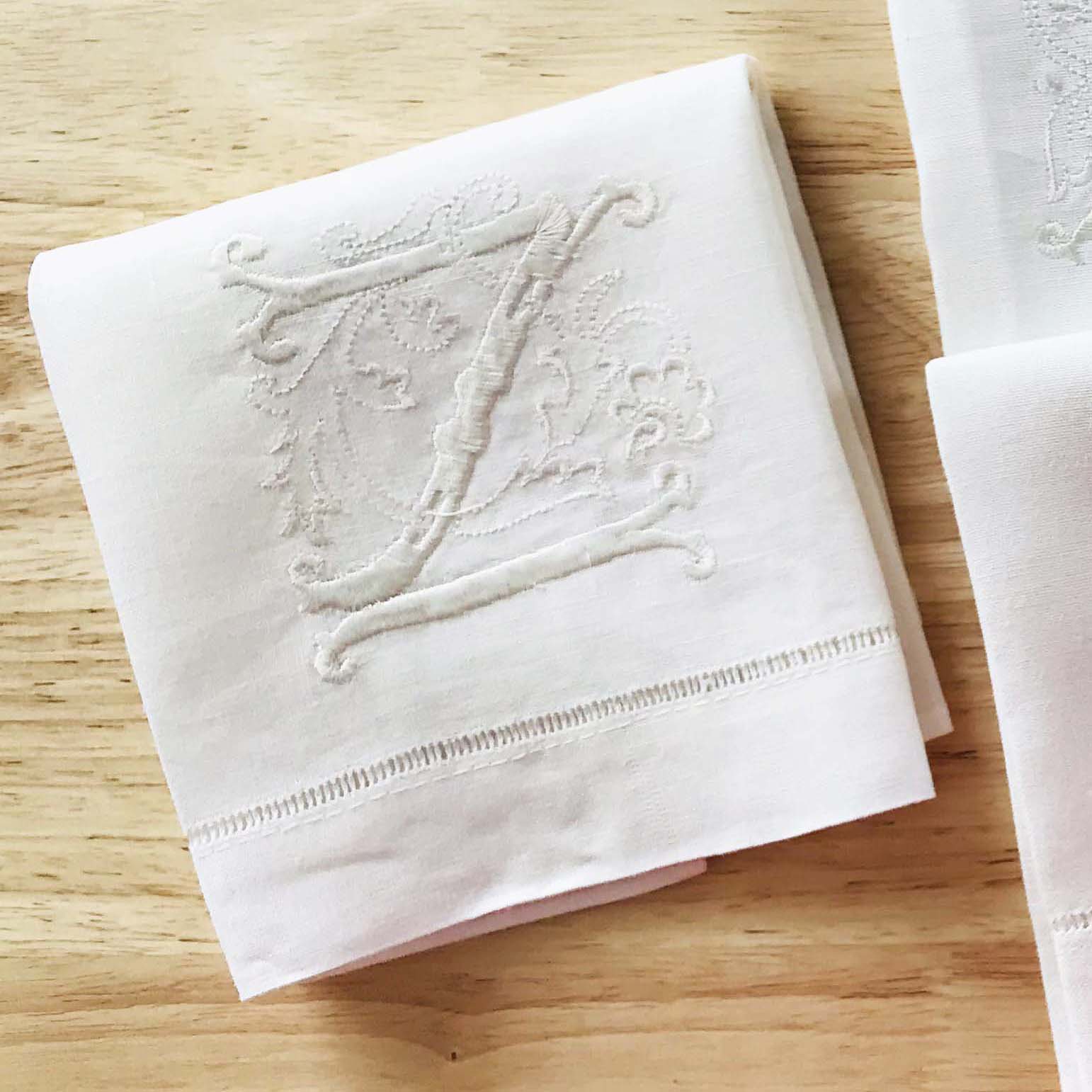 HULIANFU Letters Embroidery  Table Napkin  White Wedding Party Holiday  Decorative  Towel  Rectangular  Hand Towels - Deanwangkt