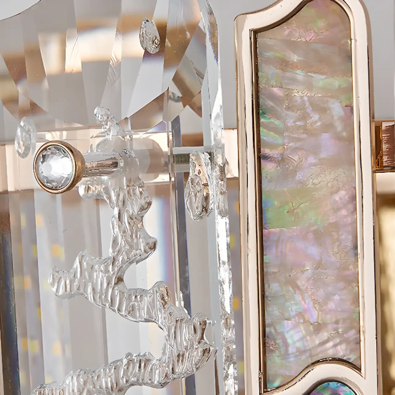 Modern Luxury Crystal Wall Sconce with Gold Finish