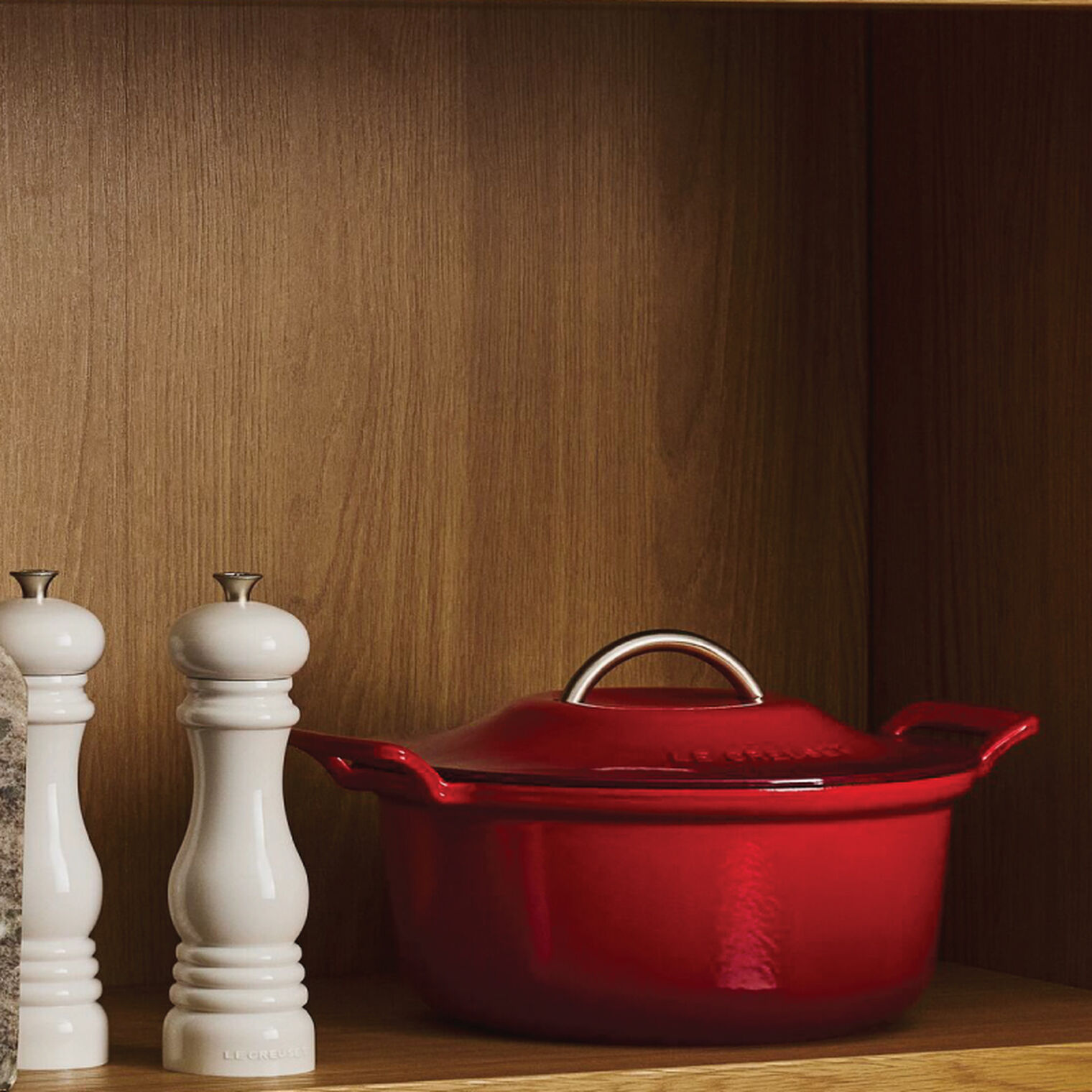 Modern Heritage Round Dutch Oven