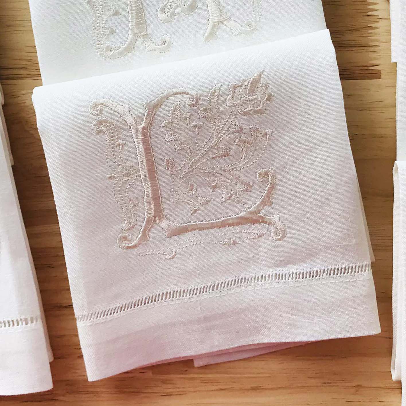HULIANFU Letters Embroidery  Table Napkin  White Wedding Party Holiday  Decorative  Towel  Rectangular  Hand Towels - Deanwangkt