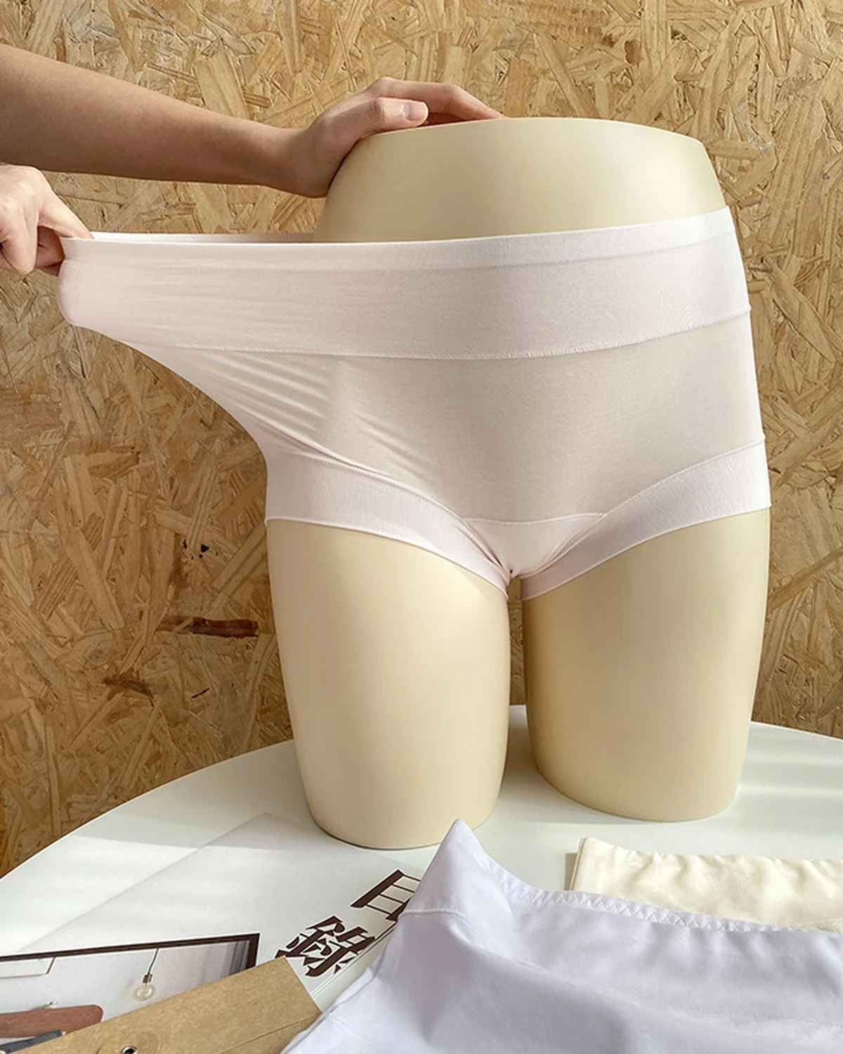 100S long-staple cotton seamless high-waist women's briefs, comfortable and breathable, with an extended crotch lining and full hip coverage, 3-pack