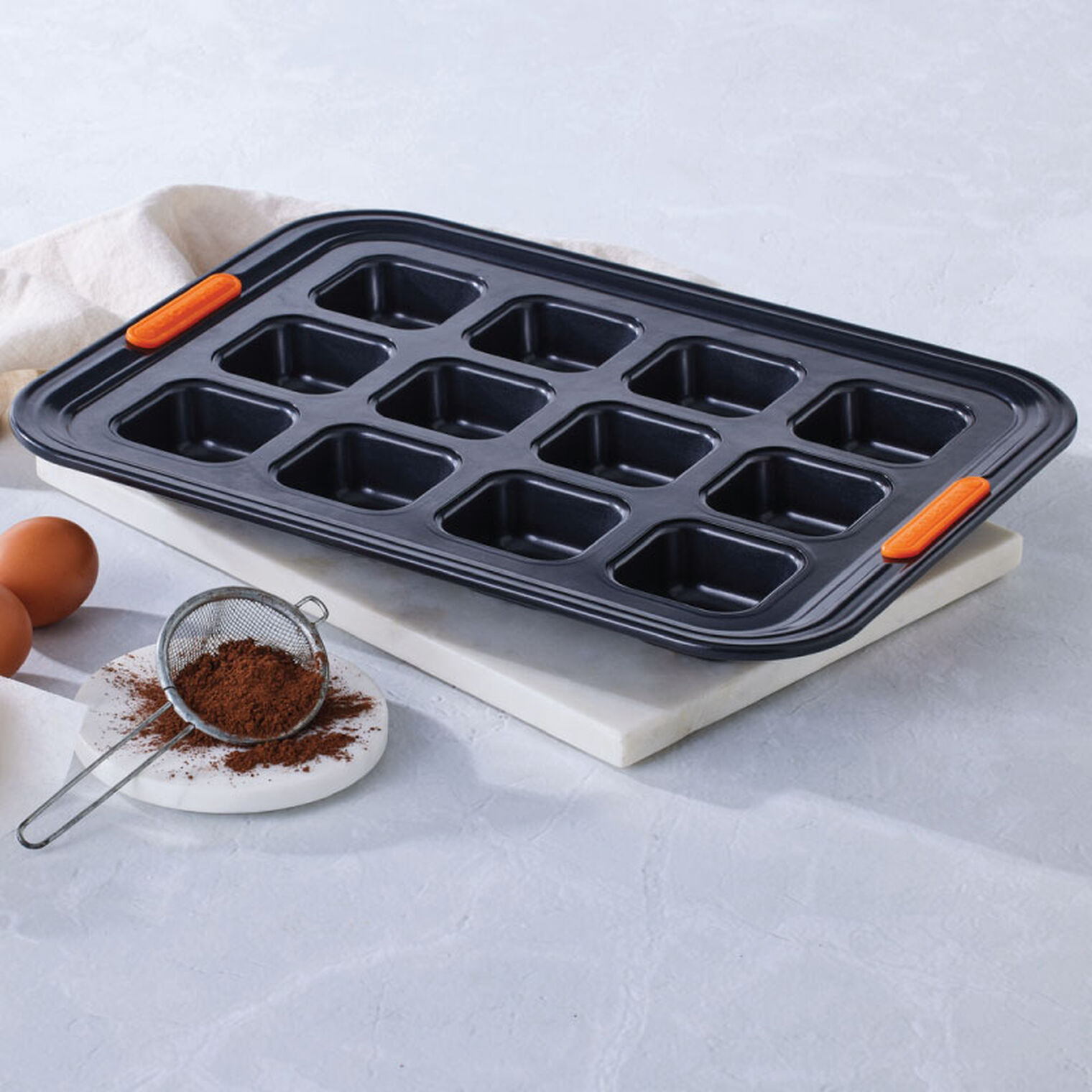Non-stick Metal Bakeware 12-Cup Brownie Pan