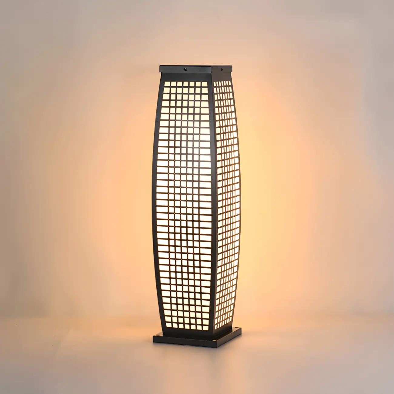 Black Metal Grid Vertical Post Cap Light