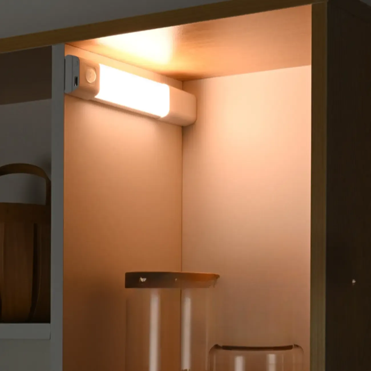 1-Light Modern Black Geometric LED Vanity Light