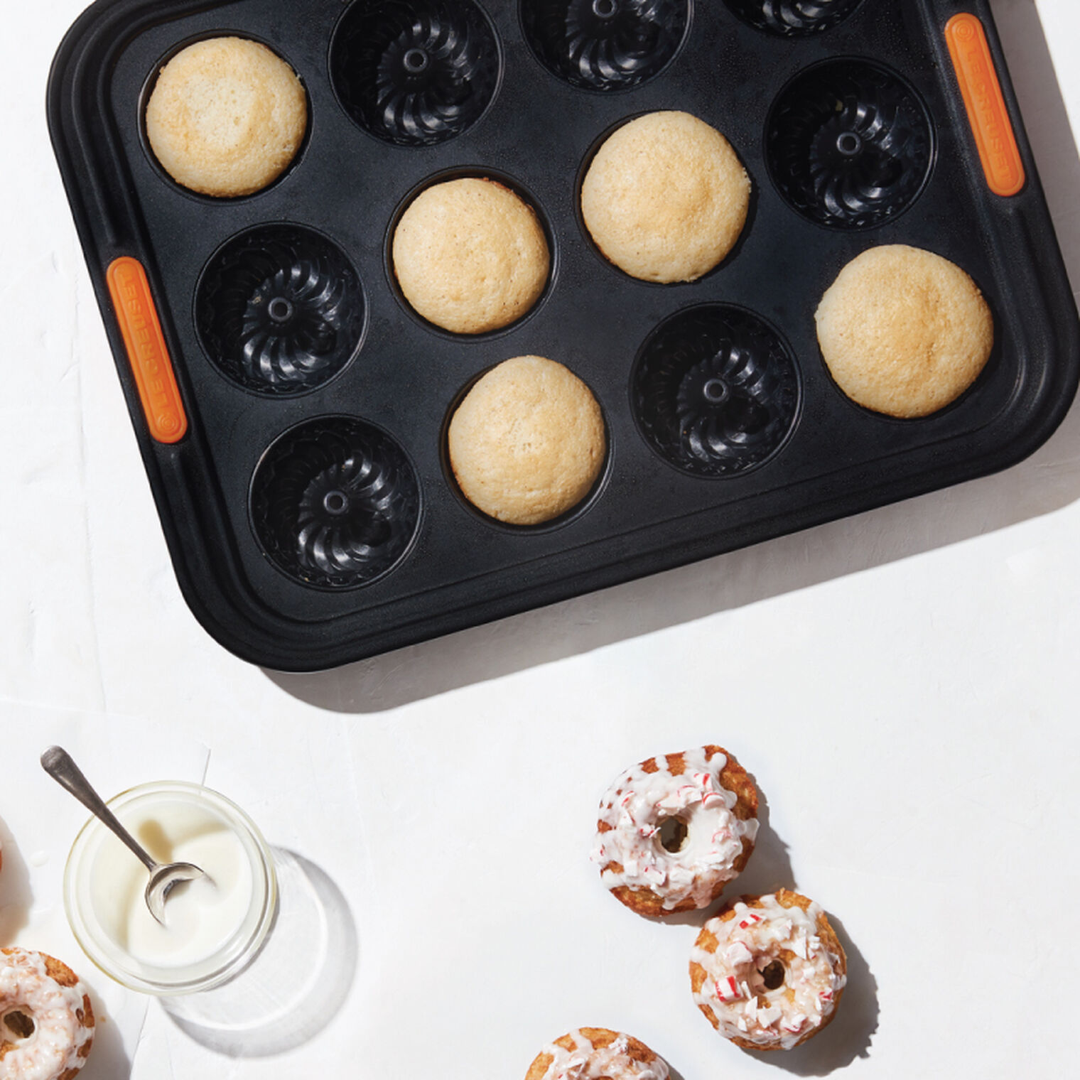 Non-stick Metal Bakeware 12-Cup Mini Fluted Cake Pan