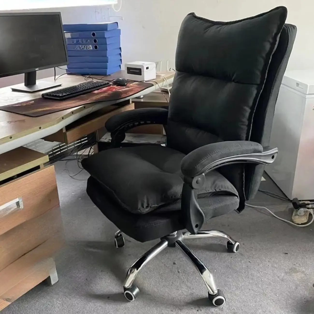 Modern Grey Fabric Office Chair with Footrest