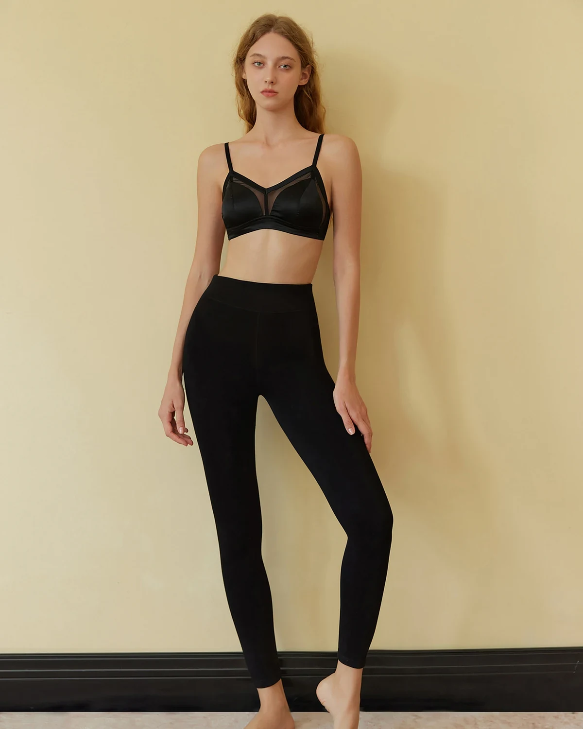 Autumn and Winter 300D High-Waist silky-soft Skin-Moisturizing Leggings for Women, Tummy-Control Thickened Fleece-Lined Thermal Stirrup Cropped Tights