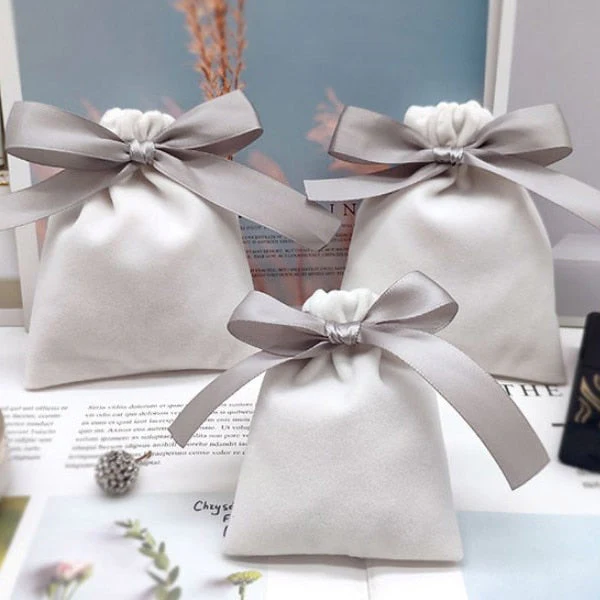 HULIANFU Velvet Gift Bags Jewelry Ribbon Sack 7x9cm 10x12cm 12x15cm pack of 50 Eyelashes Makeup Lipstick Drawstring Pouches - Deanwangkt