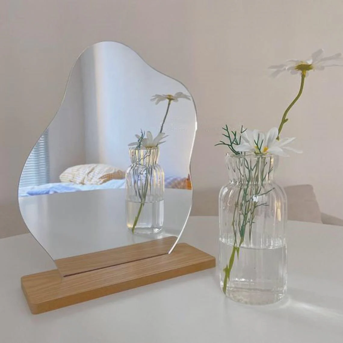 HULIANFU Korean style Makeup Mirror Ins Irregular Acrylic Decorative Mirror Wooden Base Cosmetic de maquillaje Beauty Tools Dropshipping - Deanwangkt