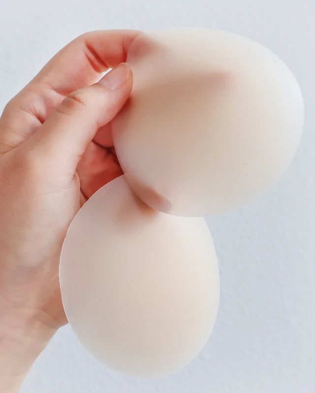 Naturally conforming ~ invisible silicone nipple covers for women, bridal bridal dress and strappy gown anti-show-through breast petals