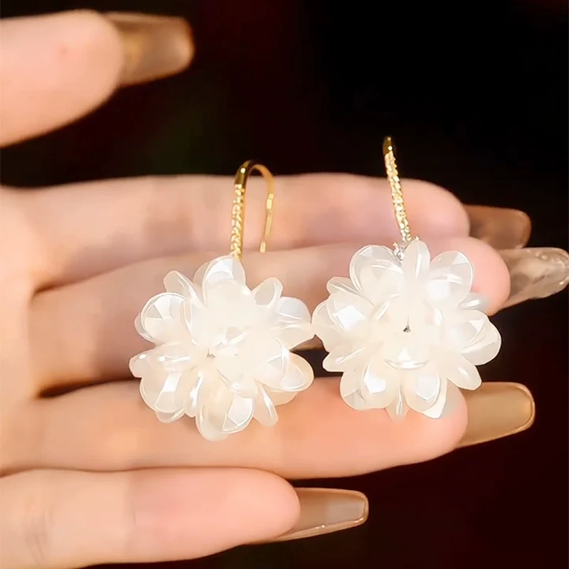 Light luxury high-end shell flower earrings elegant temperament versatile full diamond ear hook s925 silver needle anti-allergic earrings - Deanwangkt