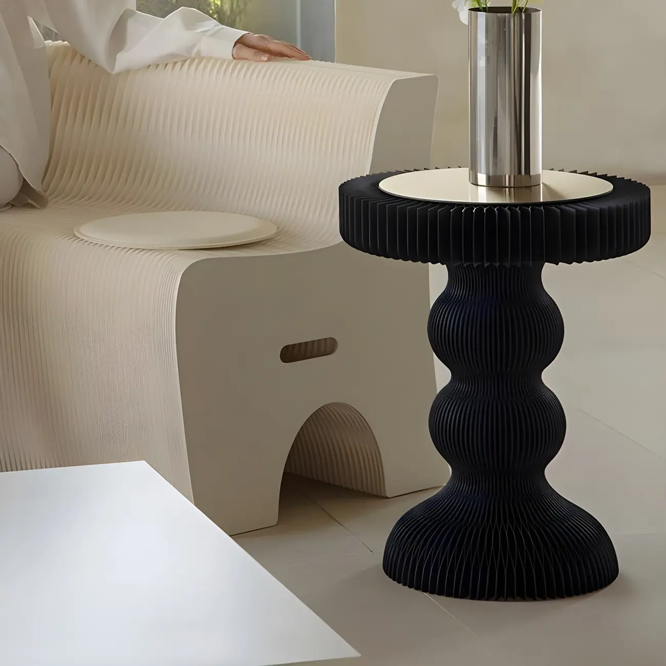 Round Metal Foldable End Table with Pedestal Base