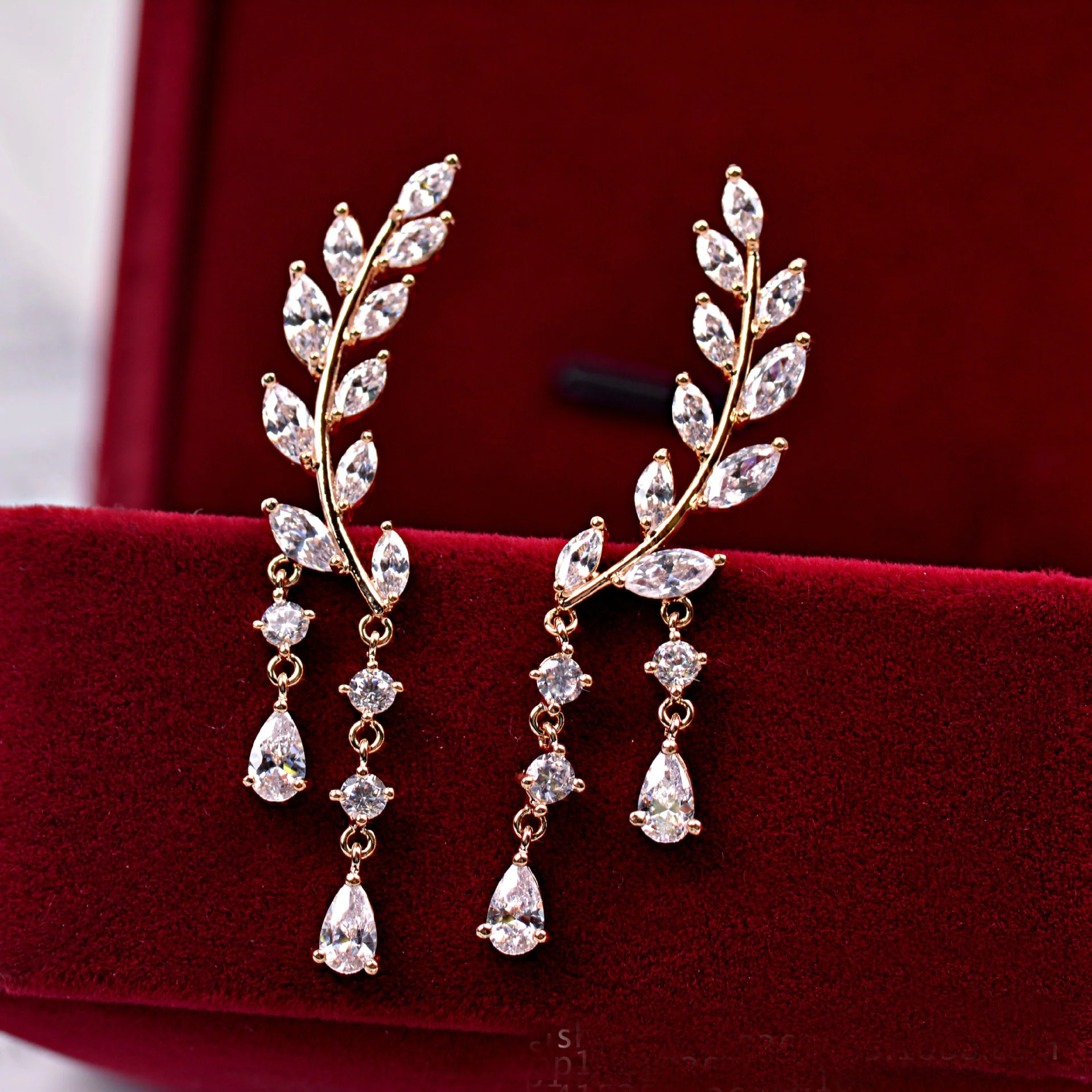 2025 Korean earrings super flash zircon 925 silver needle leaf fringed water drop earrings women's fashion summer fresh jewelry - Deanwangkt