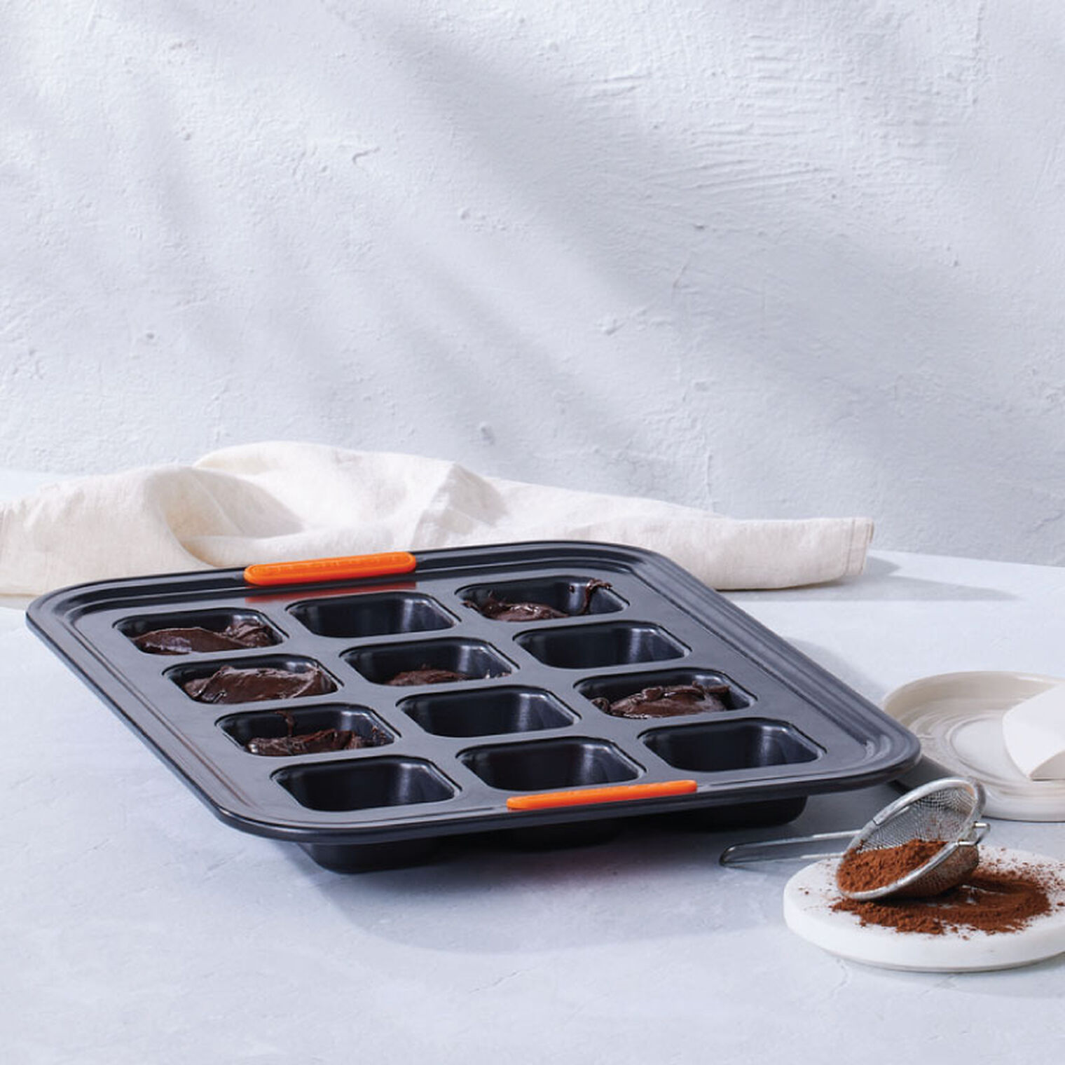 Non-stick Metal Bakeware 12-Cup Brownie Pan