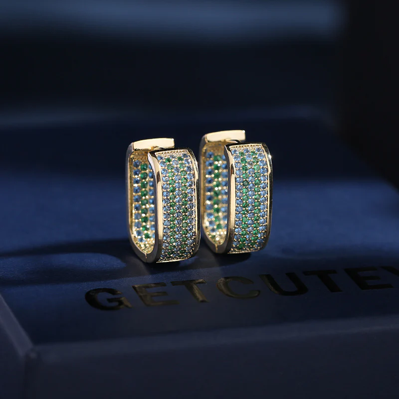 2025 Light luxury high-end earrings, geometric simplicity and versatility, slightly inlaid with zirconium three-dimensional square earrings, designer ear buckles - Deanwangkt