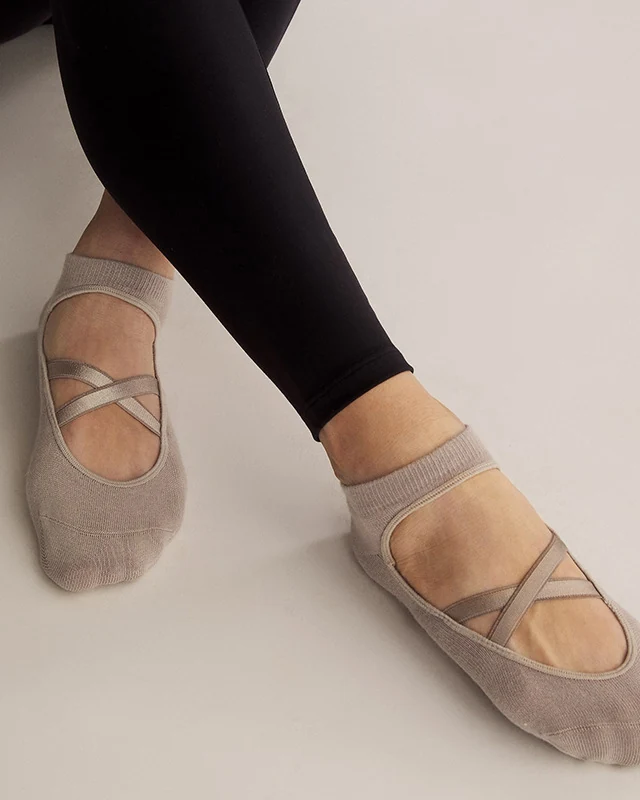 Two pairs per set women's yoga sports Pilates socks, breathable sweat-absorbing cotton anti-slip home floor socks