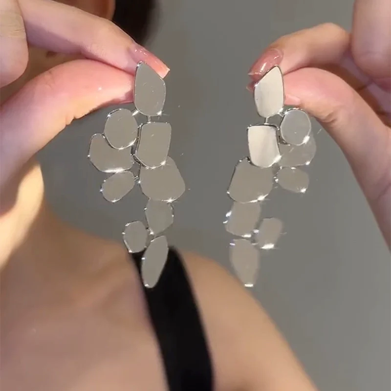 Premium sense exaggerated silver sequined earrings women's light luxury personality  silver needle earrings temperament geometric earrings - Deanwangkt