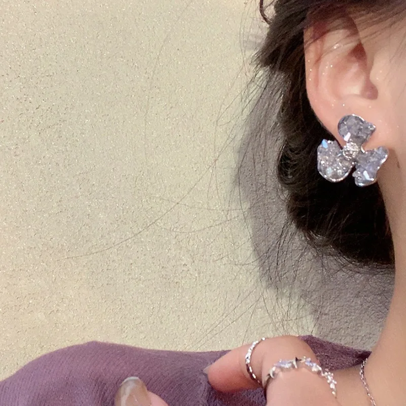 hulianfu Korean Fashion Exquisite Crystal Flower Stud Earring For Women Girls Fresh Sweet Petals Earring Brincos Jewelry Gifts - Deanwangkt