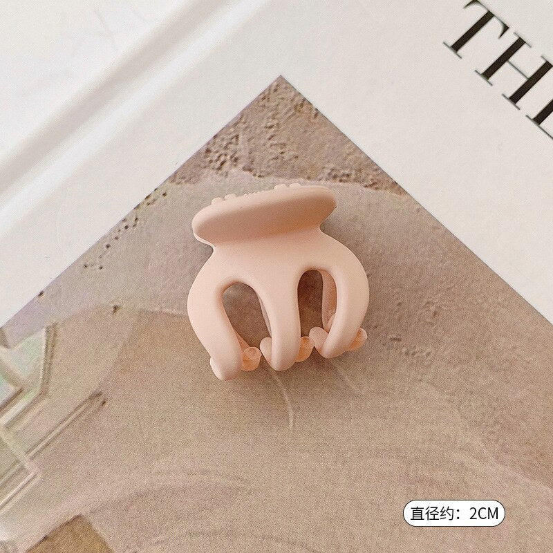 HULIANFU Sweet Solid Color Hair Clip for Women Girls Hair Claw Chic Barrettes Claw Crab Hairpins Styling Fashion Spring Hair Accessories - Deanwangkt