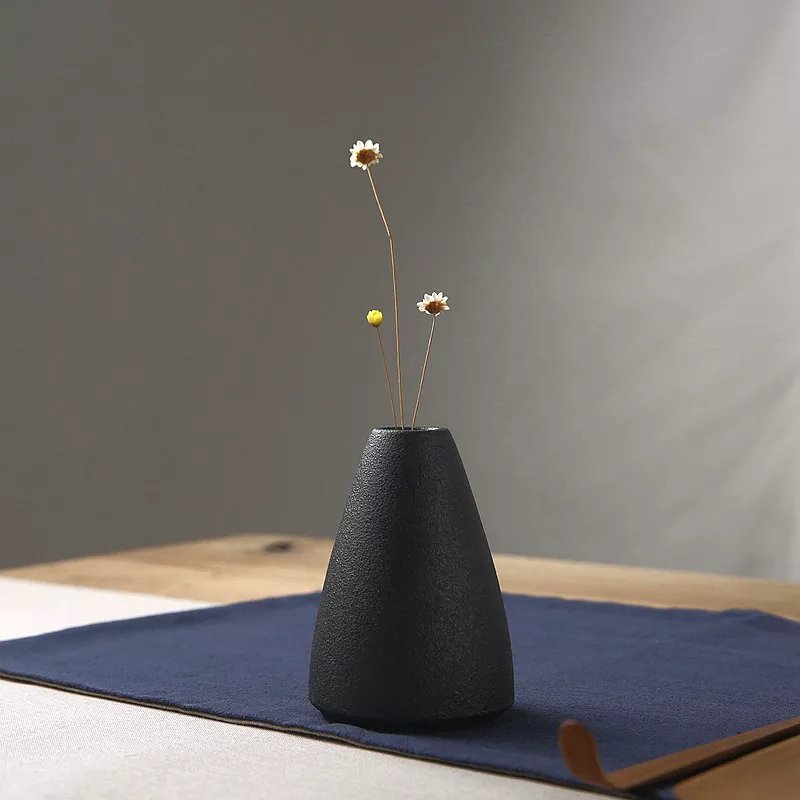 HULIANFU New Black Ceramic Small Vase Home Decoration Crafts Tabletop Ornament Simplicity Japanese-style Decoration - Deanwangkt