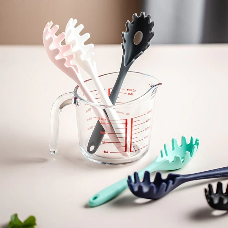 HULIANFU Silicone Pasta Noodle Spoon Pasta Scoop Colander Noodle Spaghetti Ladle Slot Spoon Heat-Resistant Tableware Kitchen Gadget - Deanwangkt