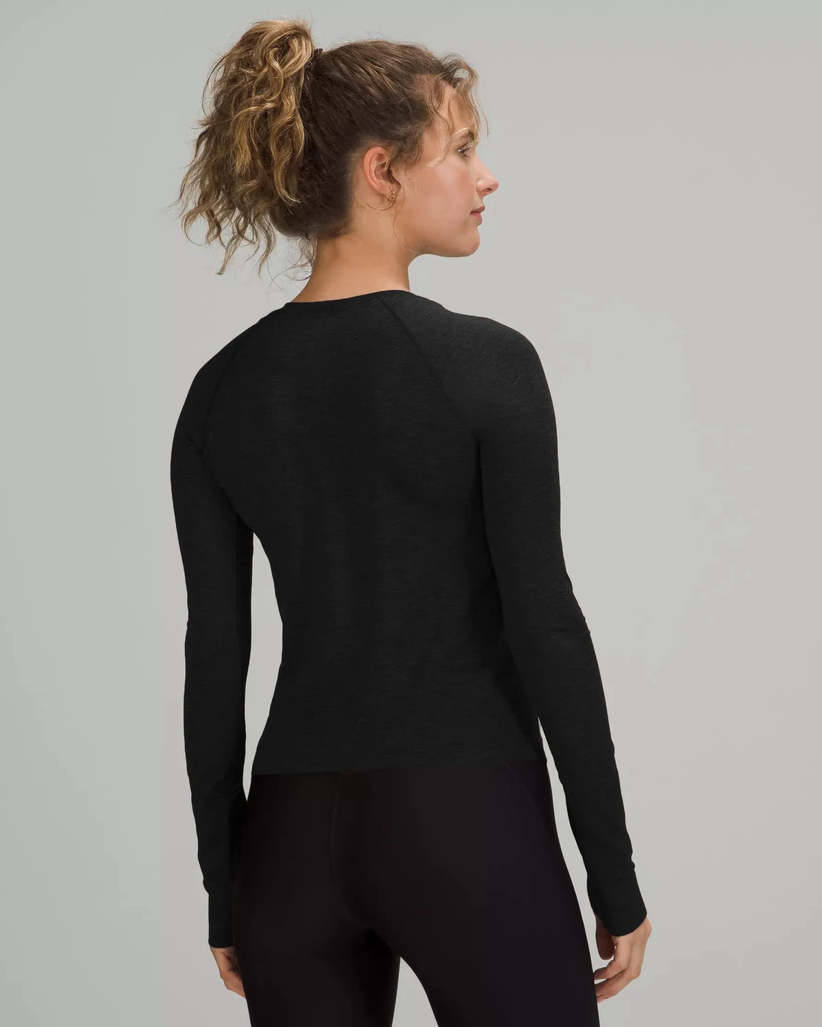 Raglan women's sports long-sleeve top with thumbholes, quick-dry fitted seamless Pilates yoga shirt for running, fitness, and training