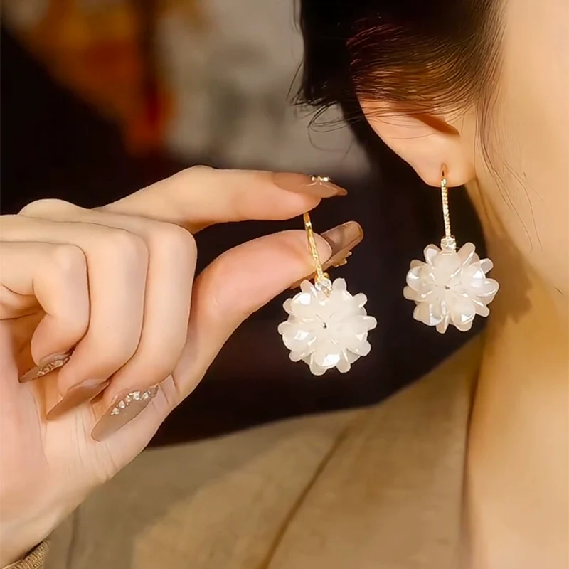 Light luxury high-end shell flower earrings elegant temperament versatile full diamond ear hook s925 silver needle anti-allergic earrings - Deanwangkt