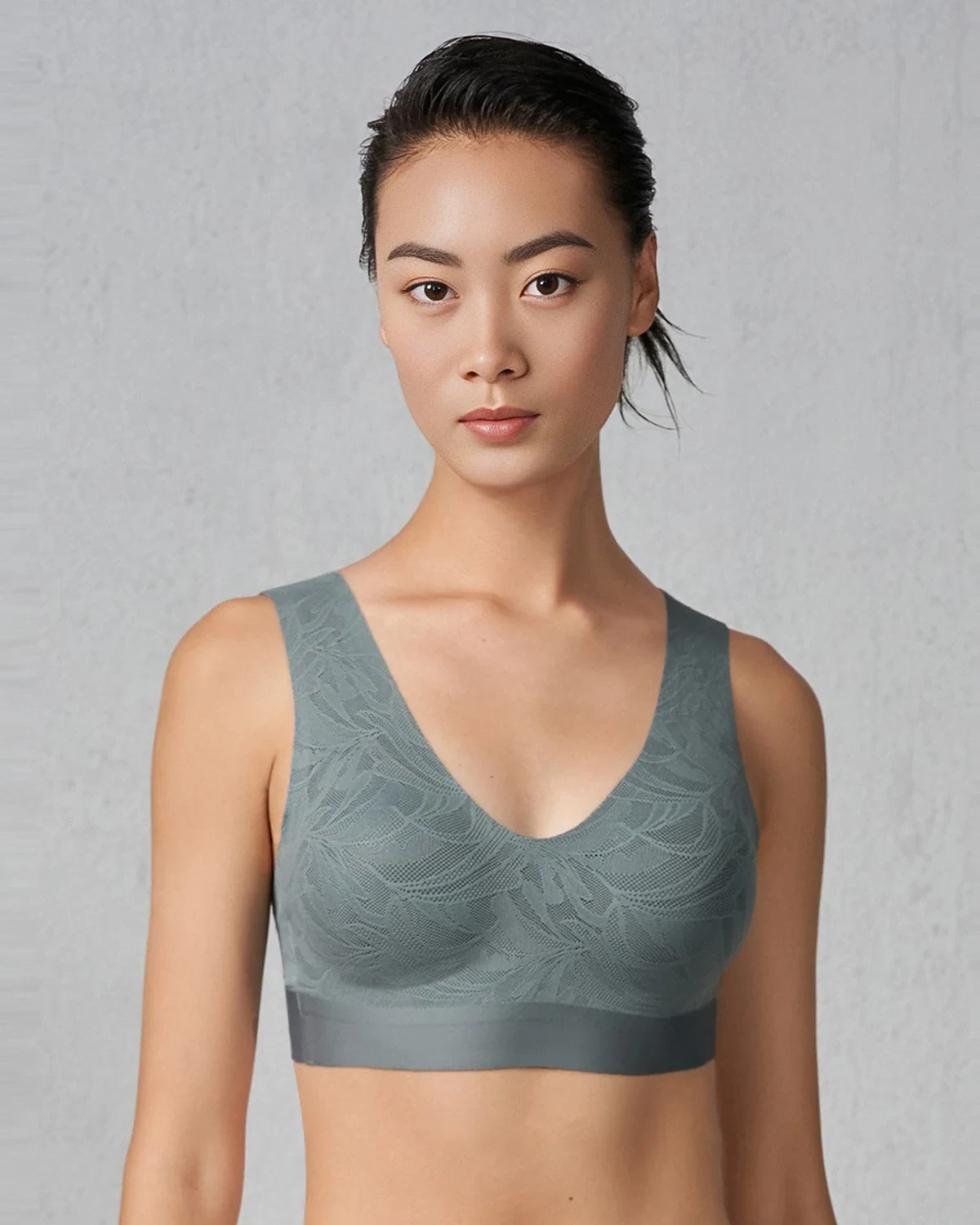 V-neck scroll-leaf lace supportive U-back removable-cup bra, comfortable breathable cotton-gusset underwear set