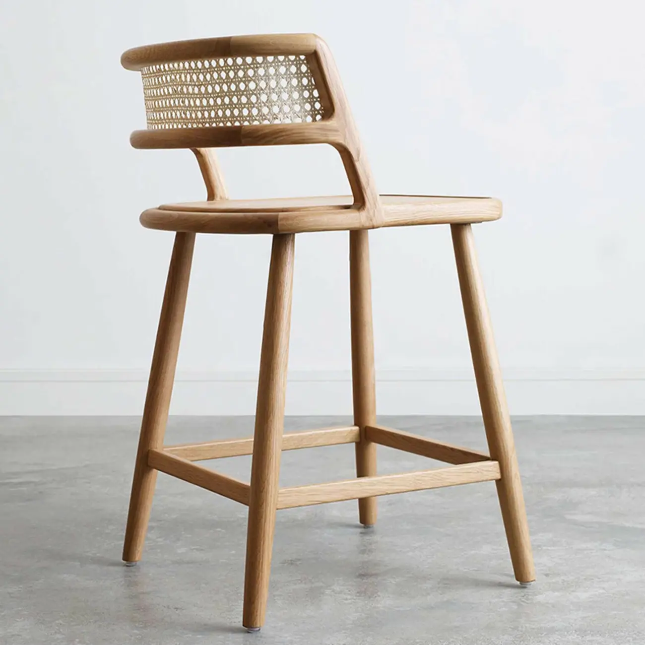 Rustic Wood High-Back Comfort Rectangle Oak Rattan Bar Stool