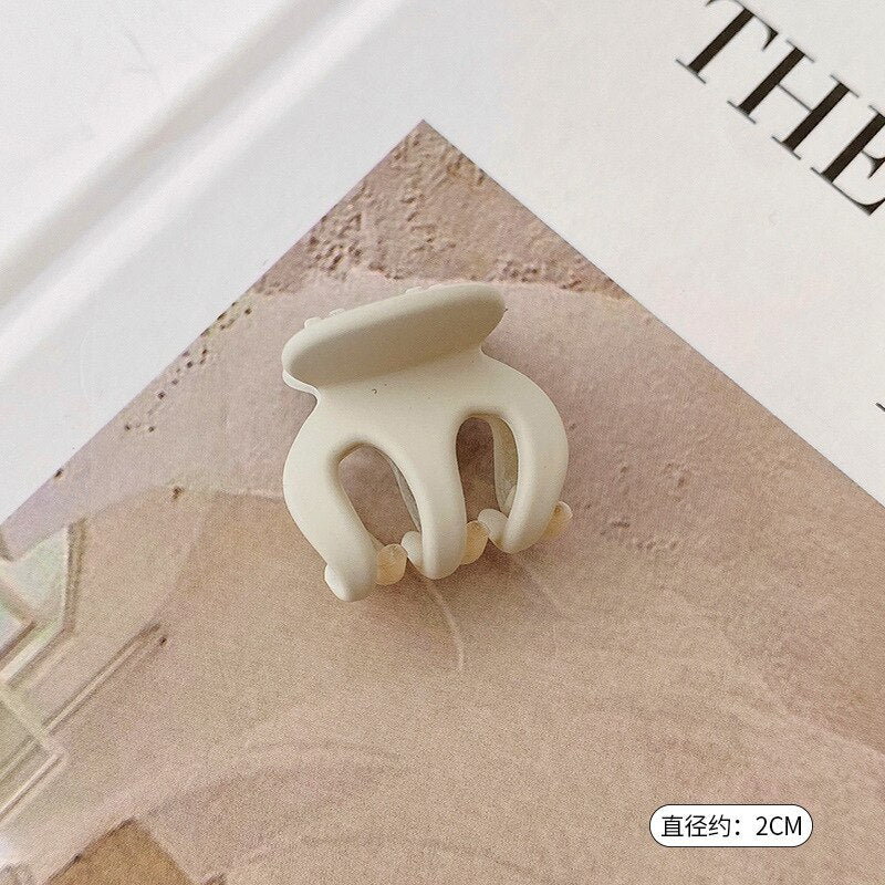 HULIANFU Sweet Solid Color Hair Clip for Women Girls Hair Claw Chic Barrettes Claw Crab Hairpins Styling Fashion Spring Hair Accessories - Deanwangkt