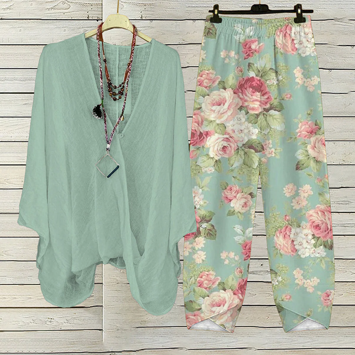 🔥 Green Floral Print V-Neck Two Piece Set