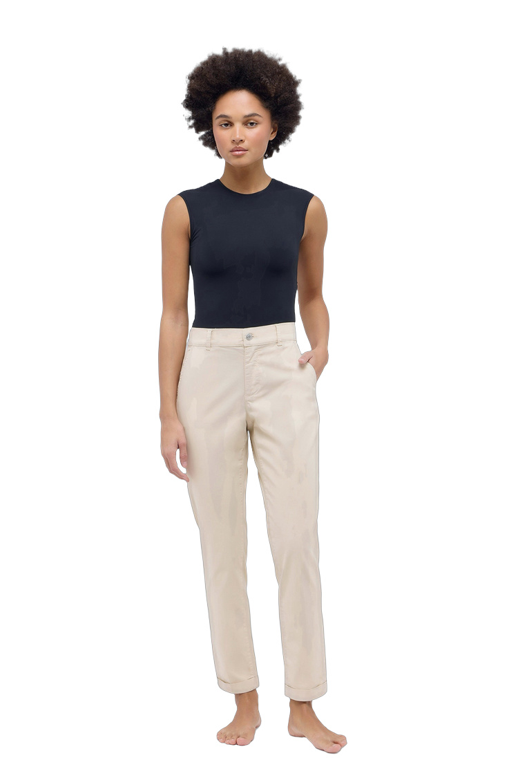 Chino Hose mit Elasthan und Baumwolle – Rückansicht