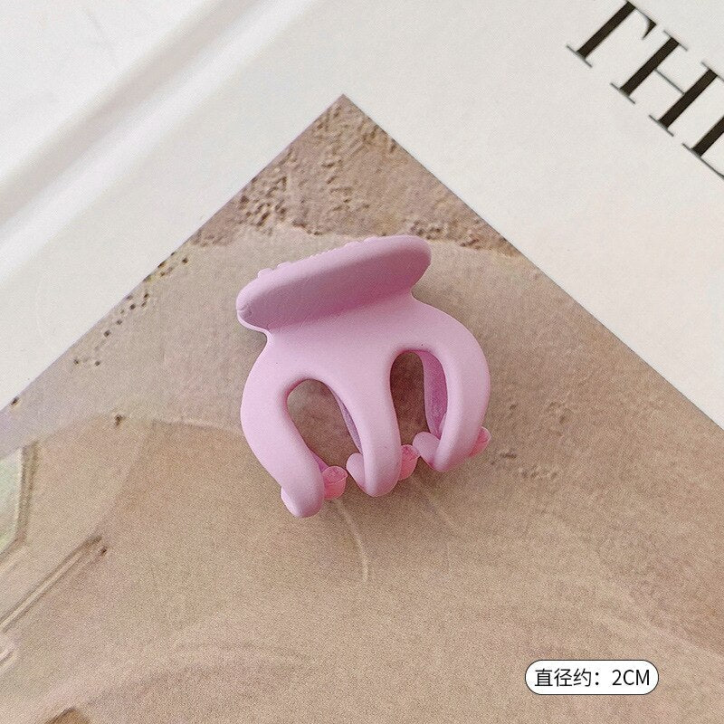 HULIANFU Sweet Solid Color Hair Clip for Women Girls Hair Claw Chic Barrettes Claw Crab Hairpins Styling Fashion Spring Hair Accessories - Deanwangkt