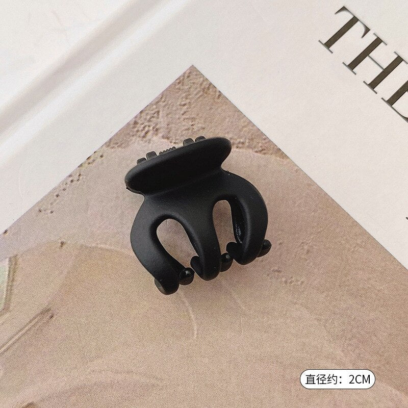 HULIANFU Sweet Solid Color Hair Clip for Women Girls Hair Claw Chic Barrettes Claw Crab Hairpins Styling Fashion Spring Hair Accessories - Deanwangkt