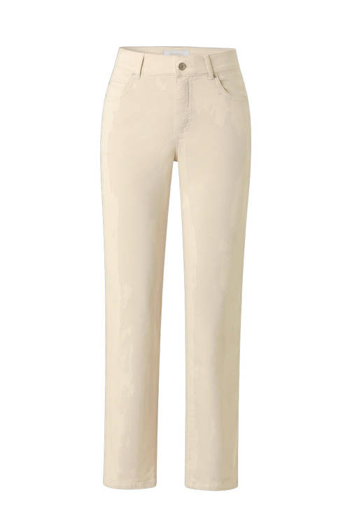 Damenhose mit 3% Elasthan – Modellaufnahme