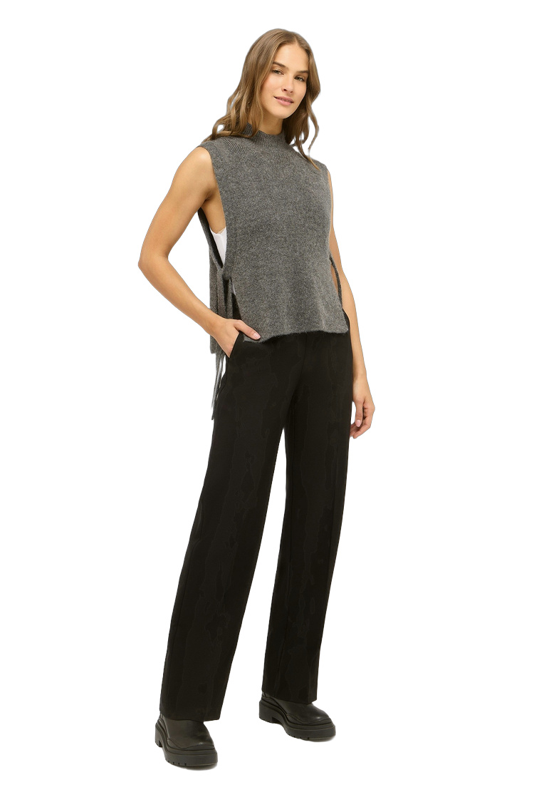 Damenhose mit Relaxed Fit – Rückansicht