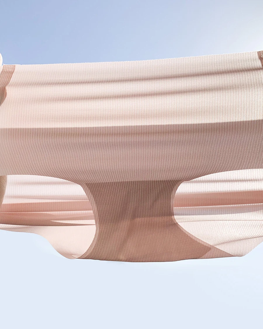 Lightweight Breathable Quick-Dry Seamless One-Piece Women's Bikini Briefs with Mulberry Silk Blend Gusset, Full-Coverage Hip Underwear