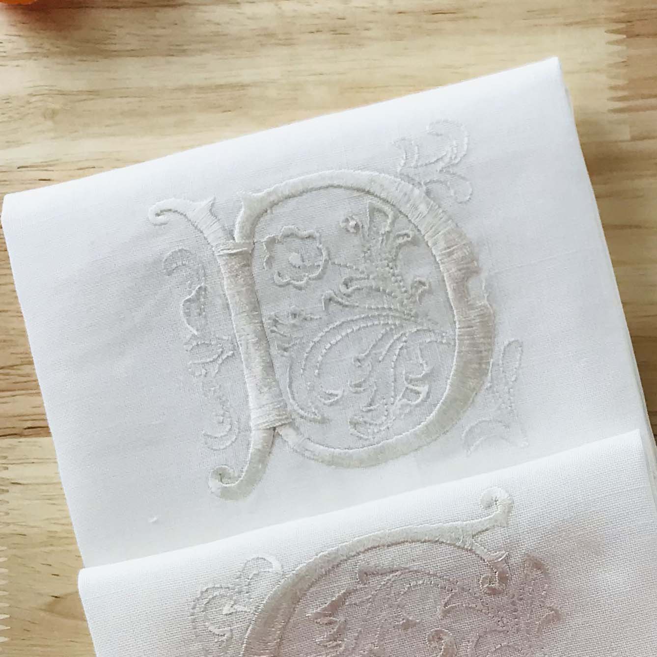 HULIANFU Letters Embroidery  Table Napkin  White Wedding Party Holiday  Decorative  Towel  Rectangular  Hand Towels - Deanwangkt