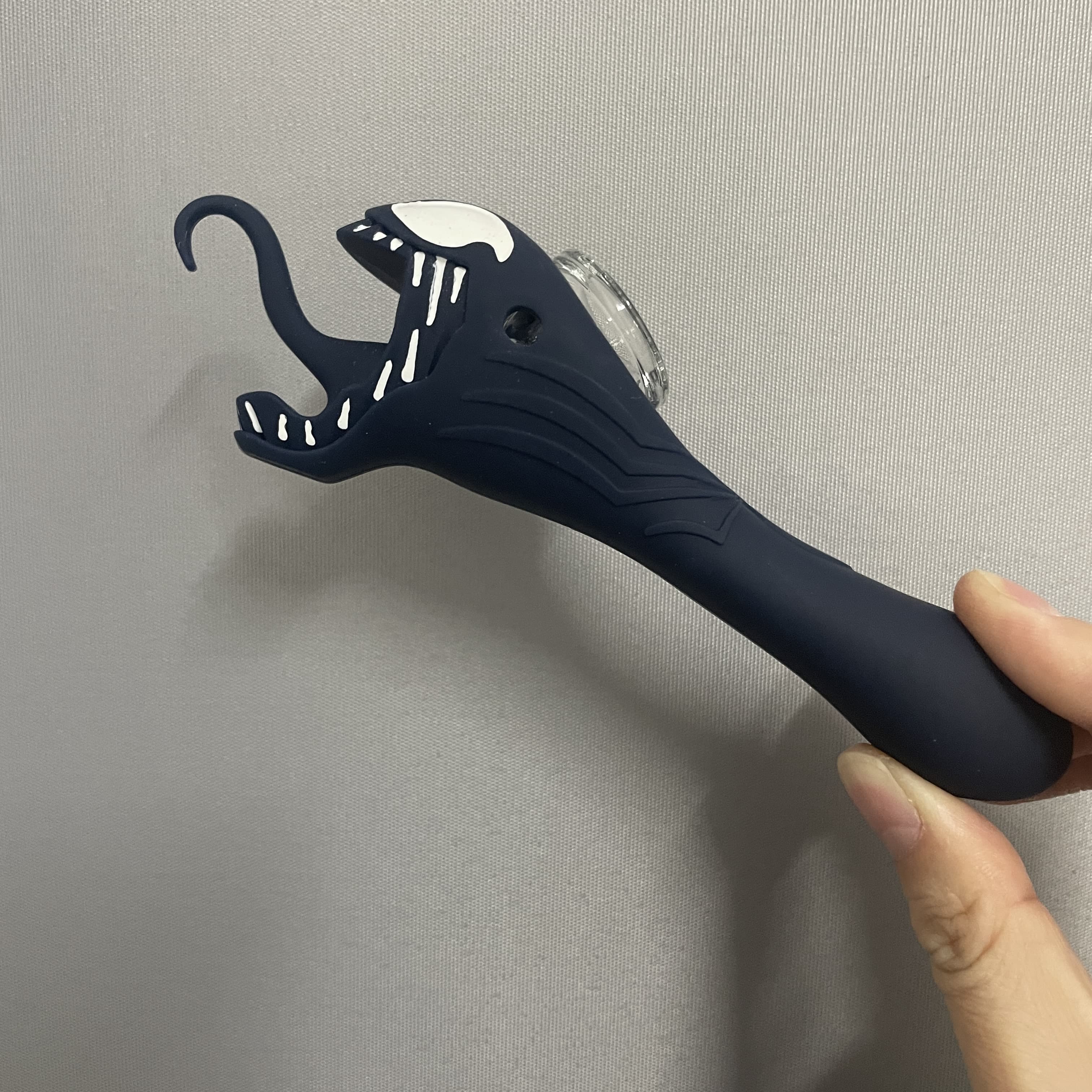 HULIANFU Silicone Venom Smoking Hand Pipe with Glass Bowl - Deanwangkt