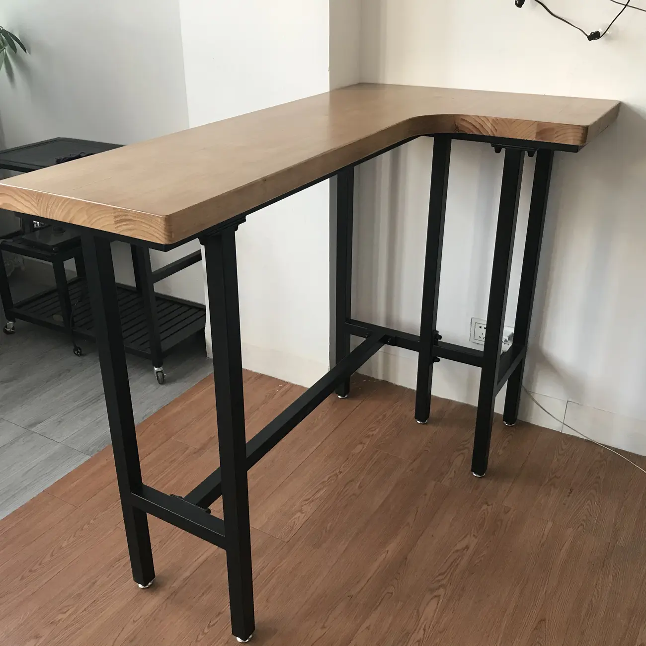 Industrial Natural Wooden Iron Trestle L-Shape Bar Tables