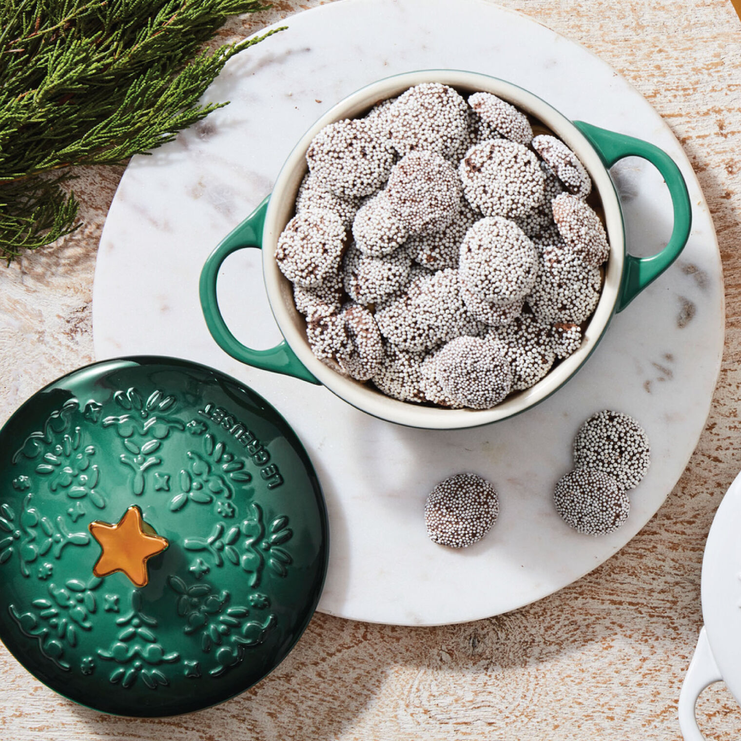 Noël Collection Mini Cocotte with Star Knob