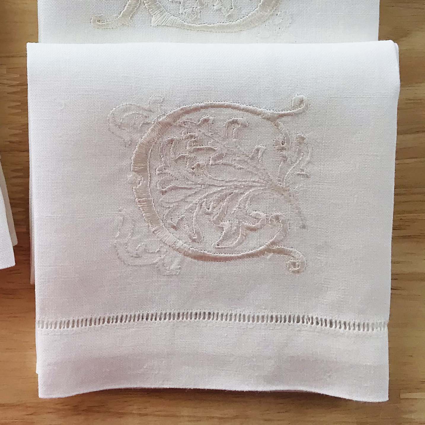 HULIANFU Letters Embroidery  Table Napkin  White Wedding Party Holiday  Decorative  Towel  Rectangular  Hand Towels - Deanwangkt