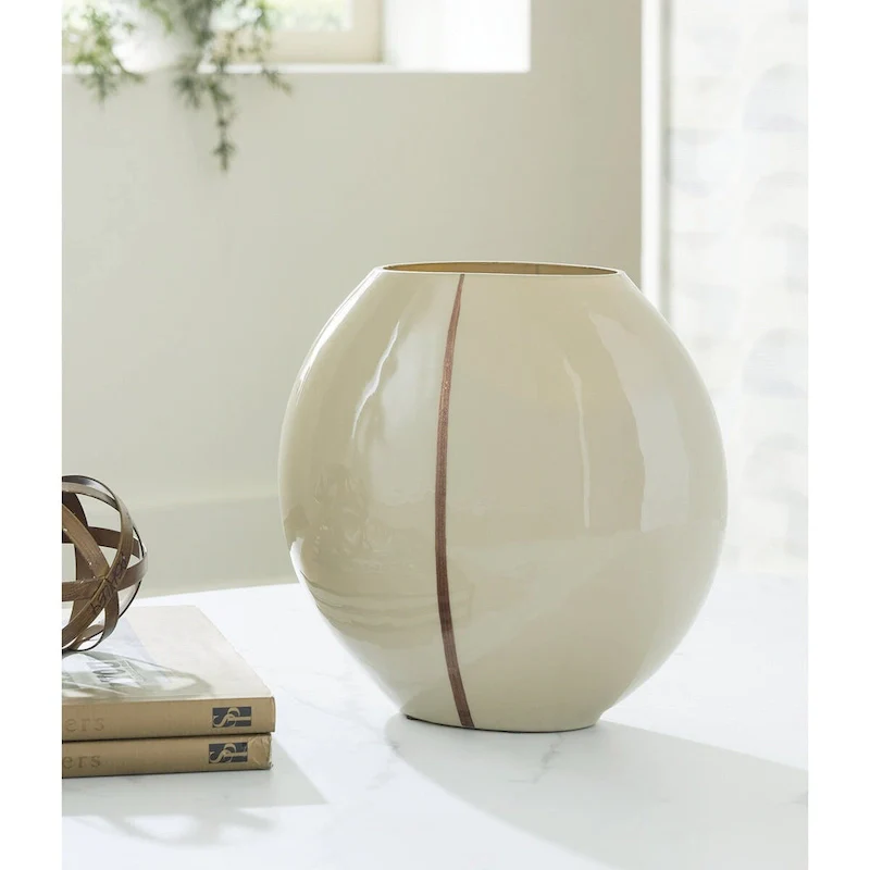 Signature Design by Ashley Sheabourne Cream/Brown Vase